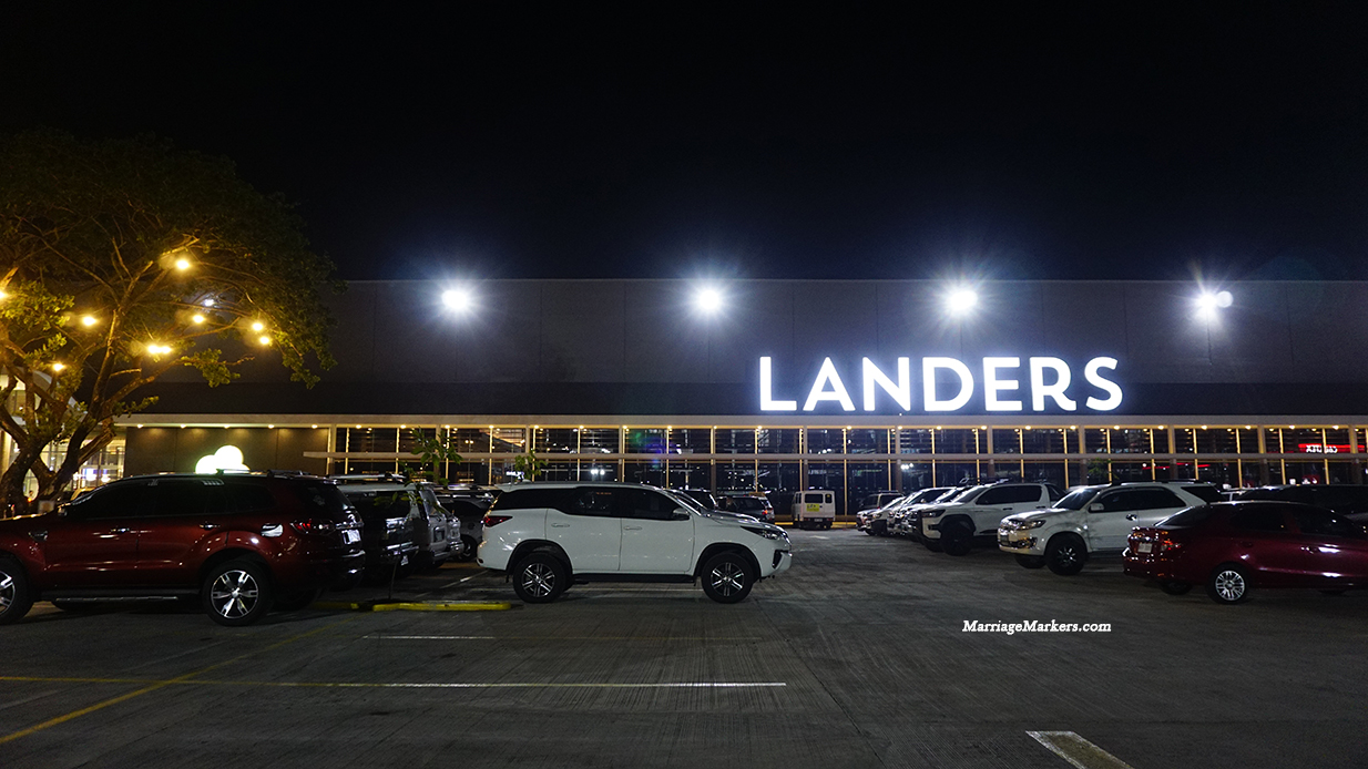 Landers Superstore Bacolod - Landers Bacolod location - The Upper East Megaworld - Upper East Mall - shopping - Bacolod real estate - membership shopping - parking lot